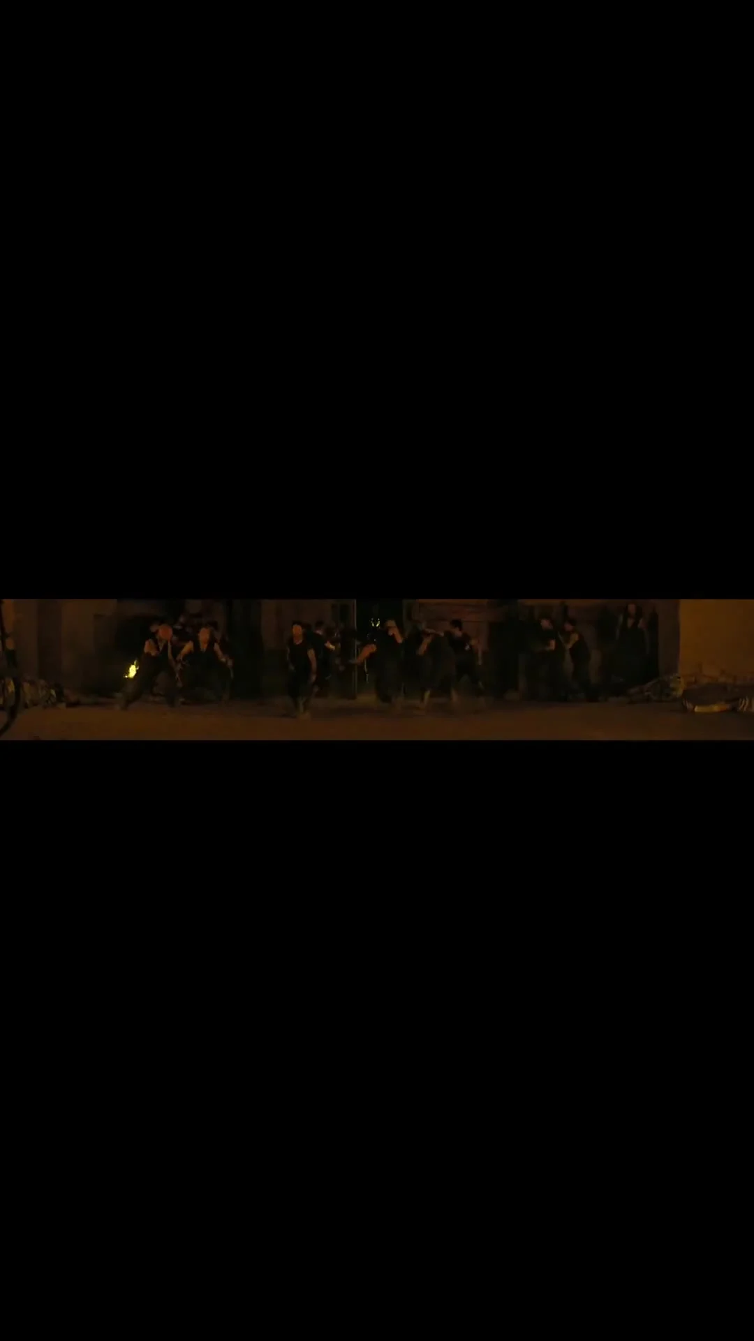 Agamemnon walking into Troy