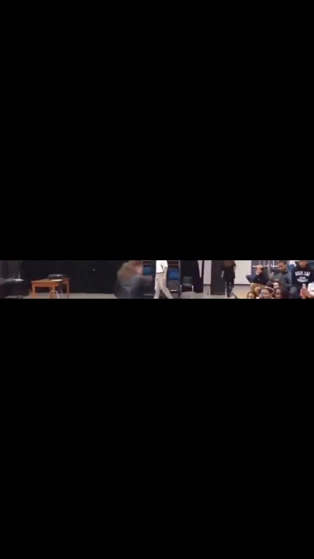 Zendaya dancing cringe