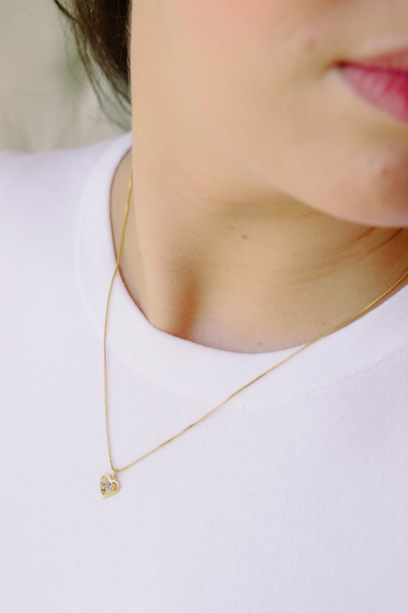 Colar Pingente Coração Mini Pavê Colorido banhada a ouro 18k — TK Semijoias