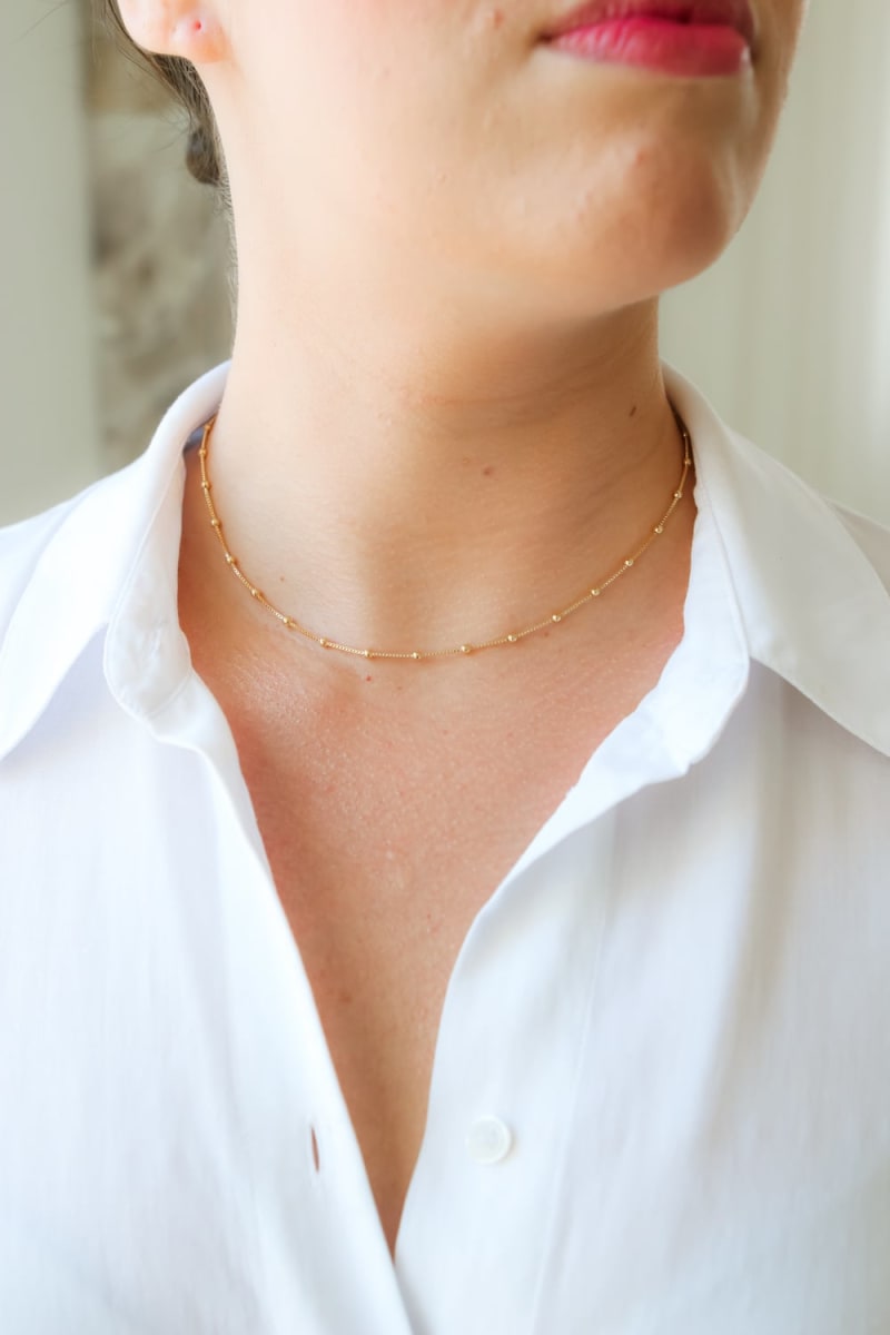 Colar Corrente Satélite Choker Delicado banhada a ouro 18k — TK Semijoias
