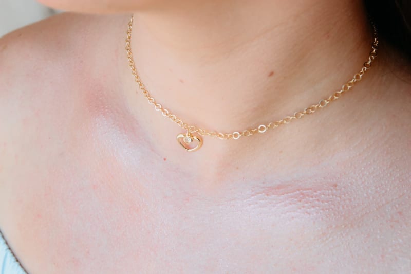 Colar Choker Coração Aberto Delicado banhada a ouro 18k — TK Semijoias