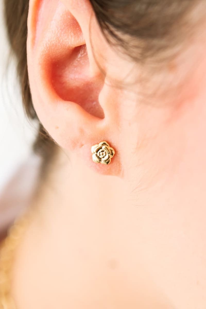 Brinco Pressão Rosa Floral Trabalhada banhada a ouro 18k — TK Semijoias