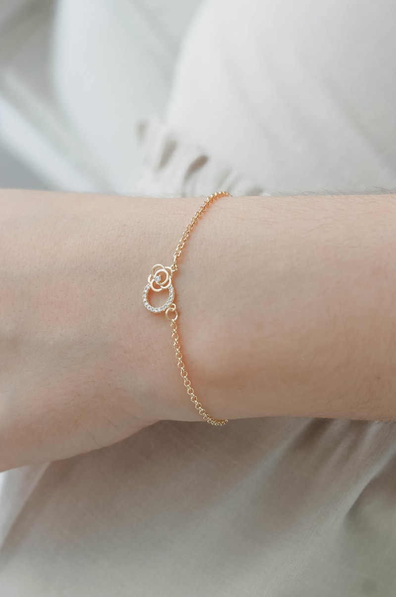 Pulseira Elo Português com Pingente Floral banhada a ouro 18k — TK Semijoias
