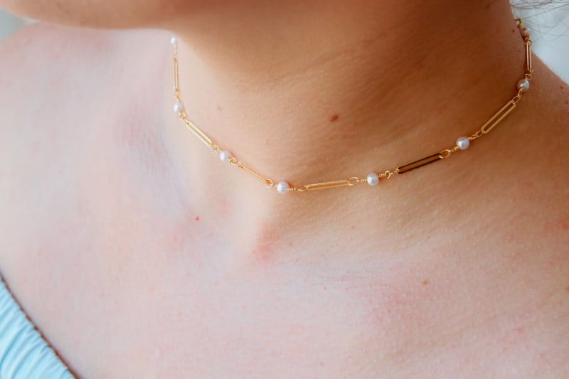 Colar Choker Paperclip com Pérolas banhada a ouro 18k — TK Semijoias