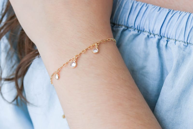 Pulseira Cartier com Pingente Redondo Zircônia banhada a ouro 18k — TK Semijoias