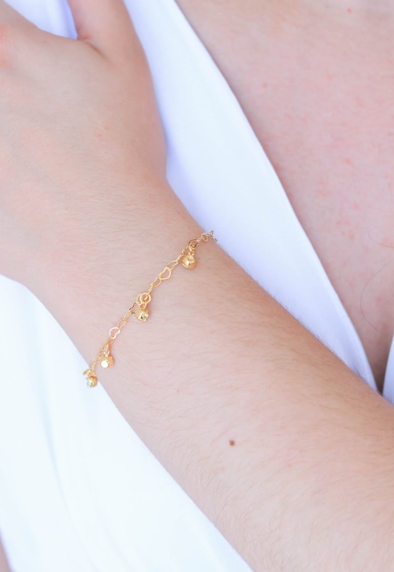 Pulseira Corações Encadeados com Pingente Zircônia banhada a ouro 18k — TK Semijoias