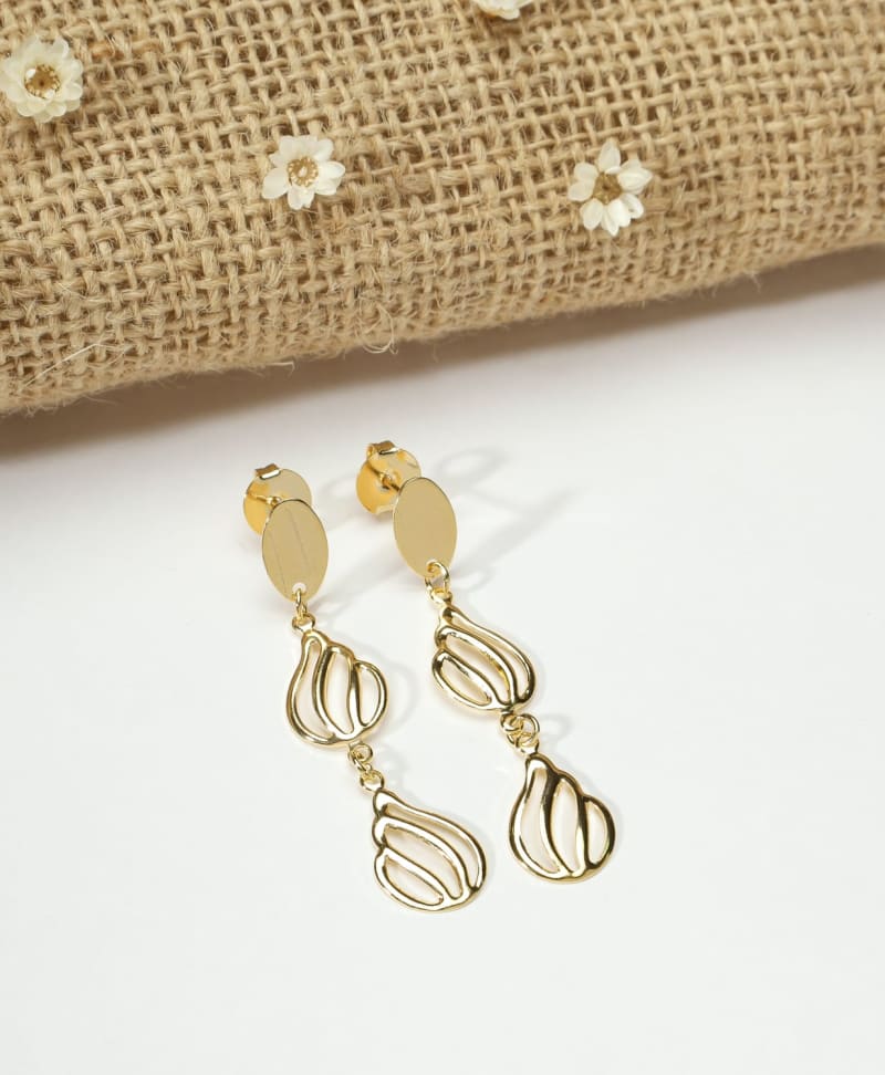 Brinco Oval com Gotinhas Trabalhadas banhada a ouro 18k — TK Semijoias
