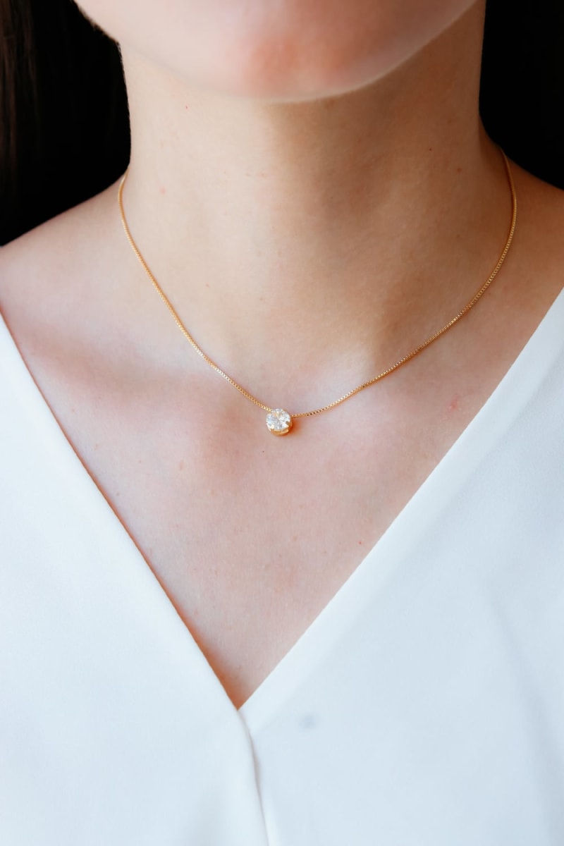 Colar Pingente Solitária Zircônia Cristal banhada a ouro 18k — TK Semijoias
