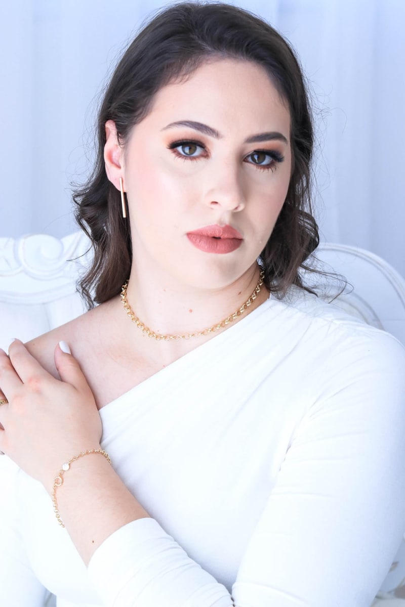 Brinco Haste Linear Fino Dourado banhada a ouro 18k — TK Semijoias