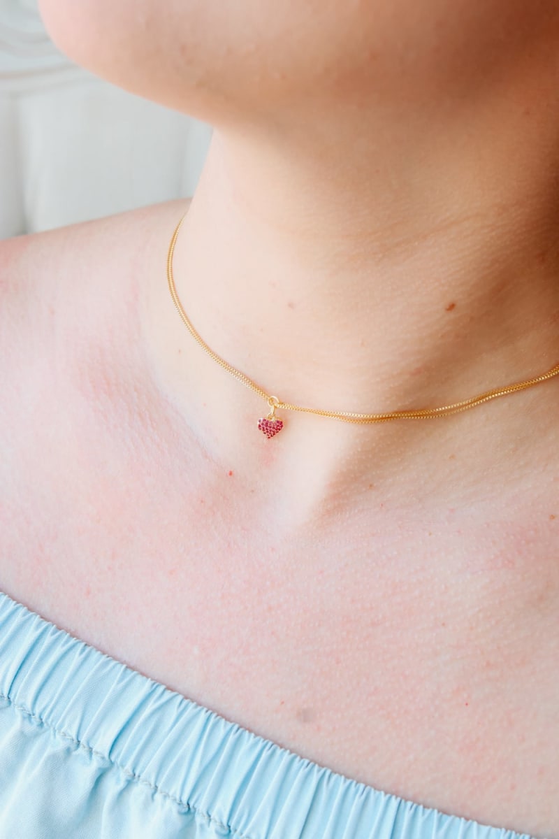 Colar Corrente Pingente Coração Zircônia Rosa banhada a ouro 18k — TK Semijoias