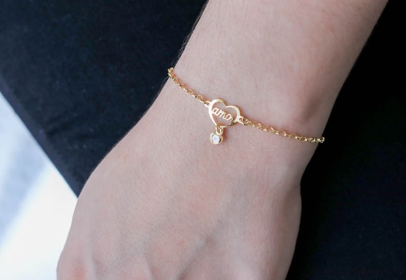 Pulseira Corações com Pingente 'Amor' banhada a ouro 18k — TK Semijoias