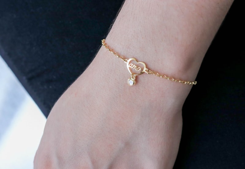 Pulseira Corações com Pingente 'Amor' banhada a ouro 18k — TK Semijoias