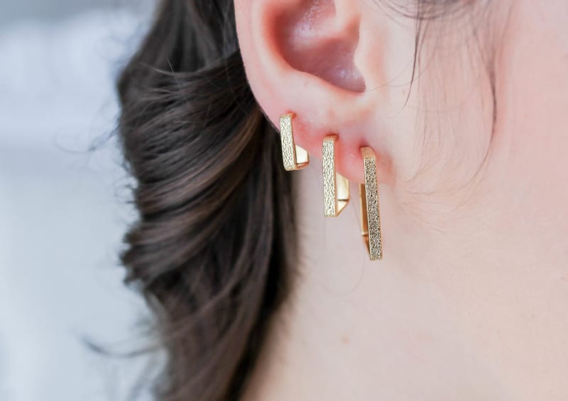 Brinco Argola Quadrada Diamantada Dupla banhada a ouro 18k — TK Semijoias