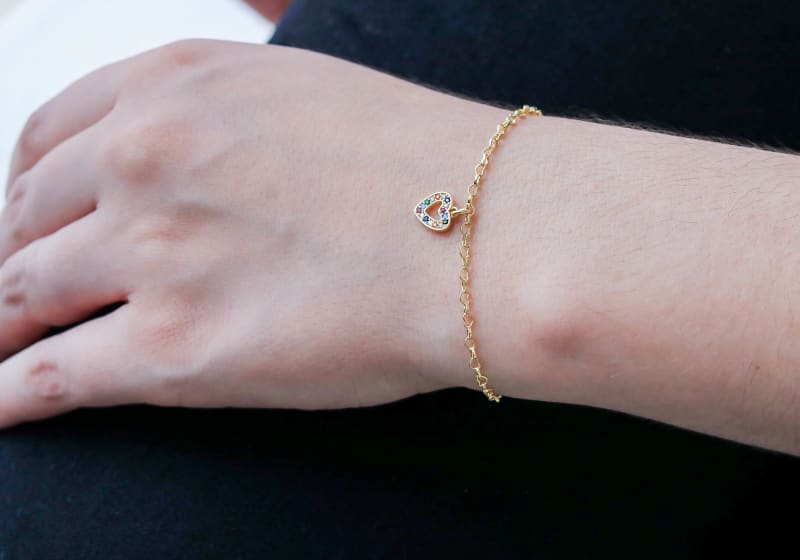 Pulseira Corações com Pingente Cravejado banhada a ouro 18k — TK Semijoias