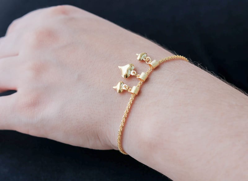Pulseira Luxe com Pingentes de Coração banhada a ouro 18k — TK Semijoias