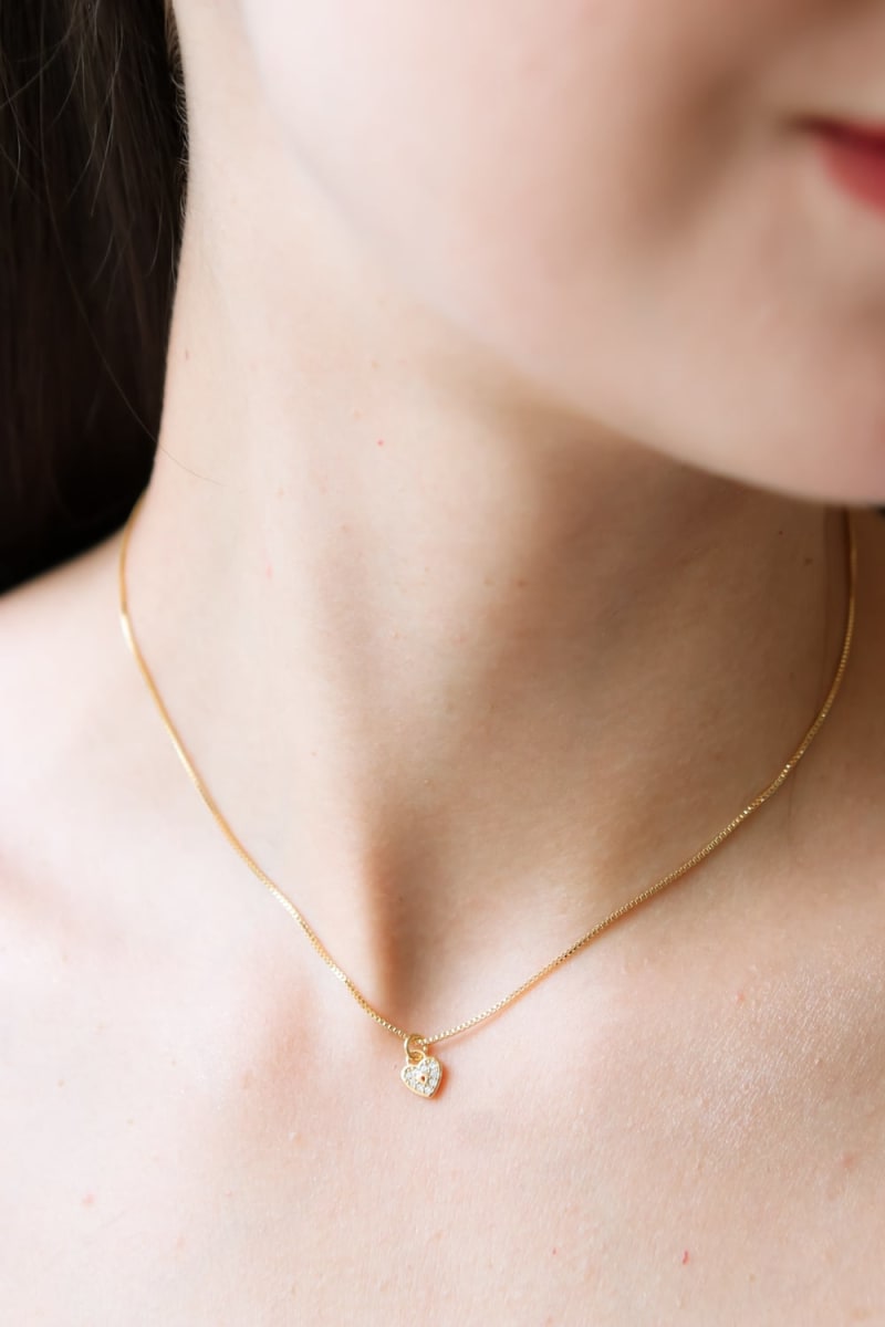 Colar Corrente Pingente Coração Pavê Cristal banhada a ouro 18k — TK Semijoias