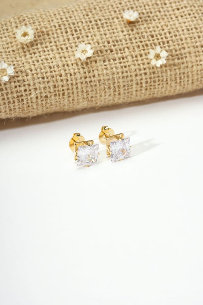 Brinco Carré de Zircônia Cristal G banhada a ouro 18k — TK Semijoias