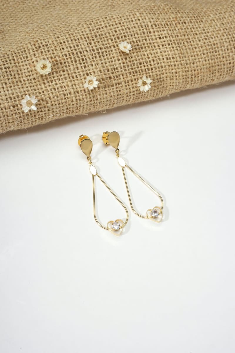 Brinco Gota Vazada com Zircônia Cintilante banhada a ouro 18k — TK Semijoias