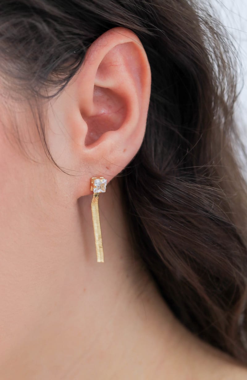 Brinco Palito Flexível Dourado banhada a ouro 18k — TK Semijoias