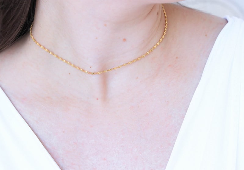 Colar Chocker Fita Torcida 2mm banhada a ouro 18k — TK Semijoias