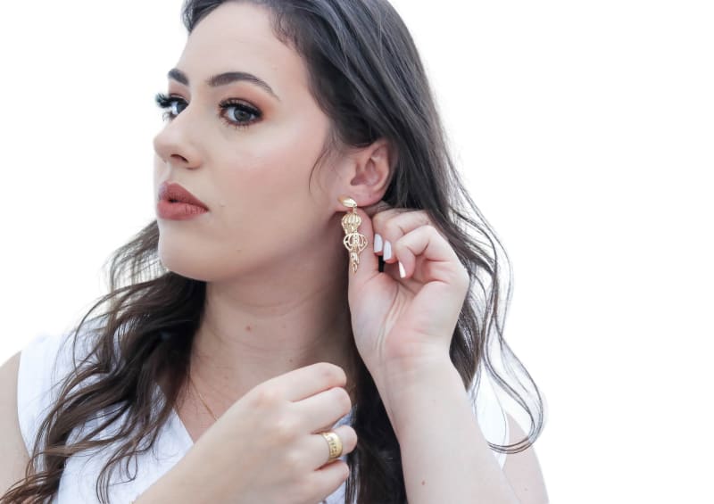 Brinco Navete com Cachos Dourados banhada a ouro 18k — TK Semijoias