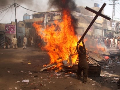 В 2022 году преследованиям подверглись около 360 млн христиан, — правозащитники