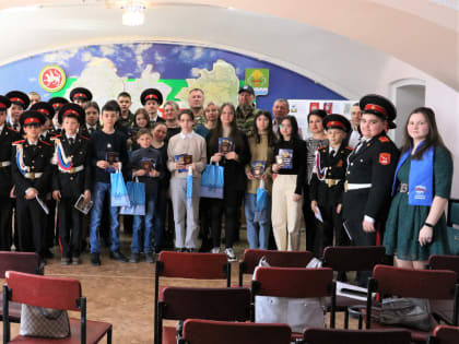 В Мамадышском краеведческом музее прошла торжественная церемония вручения паспортов юным гражданам. Юноши и девушки, достигшие 14 лет, получили главный документ гражданина Российск
