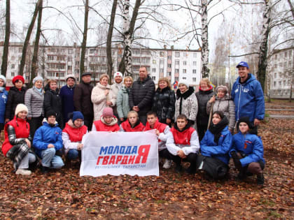 В Елабуге в рамках акции "Осенняя неделя добра" состоялась встреча с военнослужащими и посадка деревьев