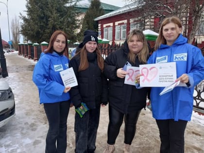 В Пестрецах раздали буклеты по профилактике онкологических заболеваний