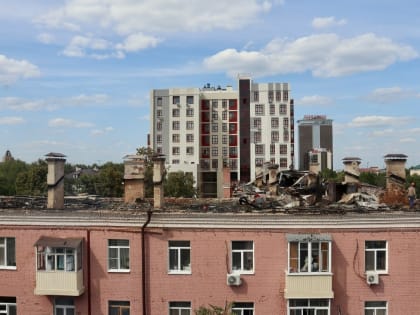 «Горело как-то не очень нормально»: очевидец пожара в доме на Чехова