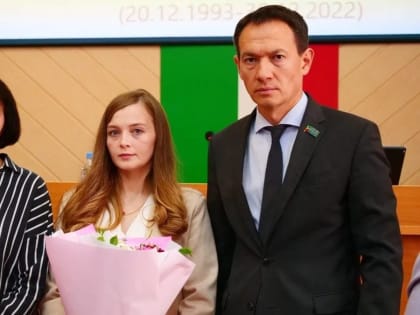 Глава  Альметьевского района  вручил  орден Мужества  семье погибшего   военнослужащего