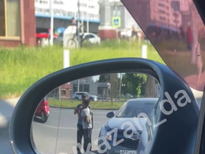 Казанцы пожаловались на наглых попрошаек у метро на проспекте Победы