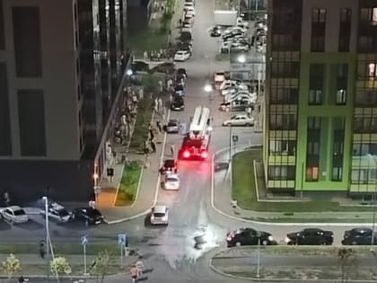 В казанском ЖК загорелся балкон