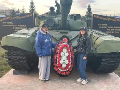 Активисты Черемшанского муниципального района возложили цветы на площади неизвестного солдата