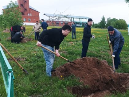 В Елабуге состоялся городской субботник