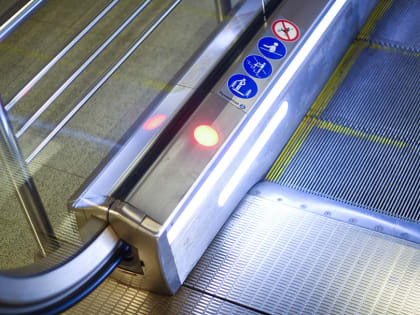 На станции метро «Козья слобода» заработал эскалатор