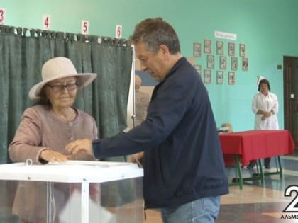 Генеральный директор «Татнефти» Наиль Маганов проголосовал в Альметьевске