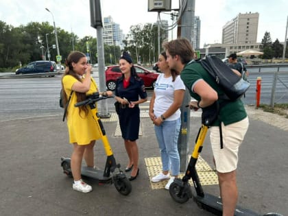 В Казани автоинспекторы напомнили о правилах езды на электросамокатах