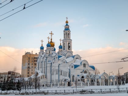 В четверг первой седмицы Великого поста митрополит Кирилл совершил великое повечерие в Александро-Невском храме Казани