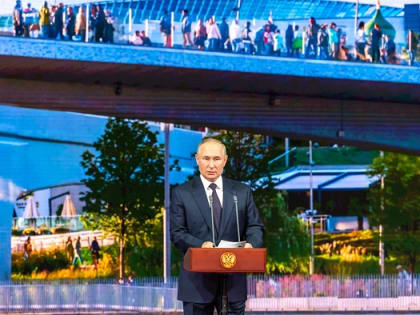 Путин дал право солдатам-срочникам заключать контракт о службе в ФСБ