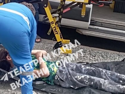 В Казани фура переехала курьера