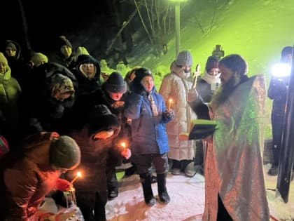 Освящение воды в праздник Крещения Господня на источнике села Ближний Ямаш