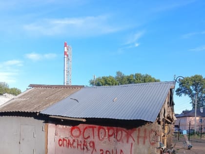 Жители Бугульмы обеспокоены разрушающимися гаражами возле детских площадок