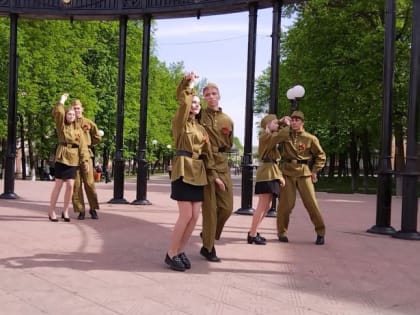 Лениногорцы присоединились к вальсу Победы