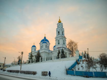 В Неделю по Рождестве Христовом митрополит Кирилл совершил Литургию в Никольском соборе Чистополя