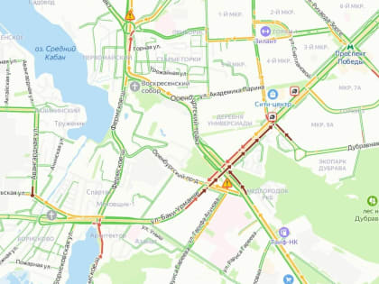 У Деревни Универсиады в Казани образовалась пробка из-за перевертыша