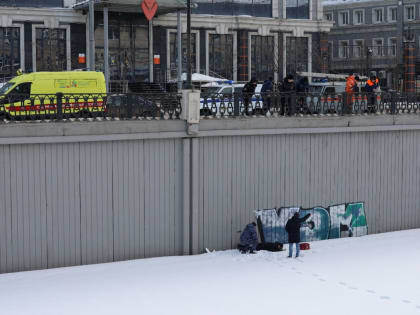 В Казани росгвардейцы спасли мужчину, упавшего на лед городского канала Булак