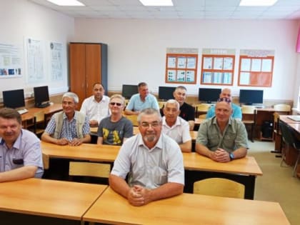 В стенах Лениногорского нефтяного техникума встретились выпускники, которые окончили это учебное заведение 40 лет назад