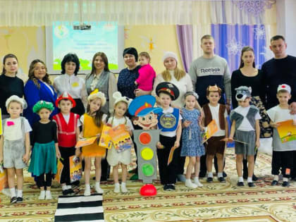 Юные менделеевцы показали представление «Теремок» о ПДД