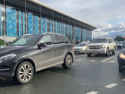 Центр Казани встал в 10-км пробке